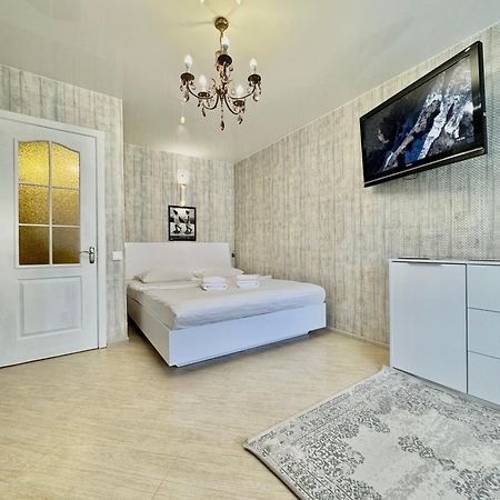 Apartpoltava Смак Італії У Самому Центрі Полтави , Білосніжна Студія В Новобудові, Банківський Чек Bagian luar foto