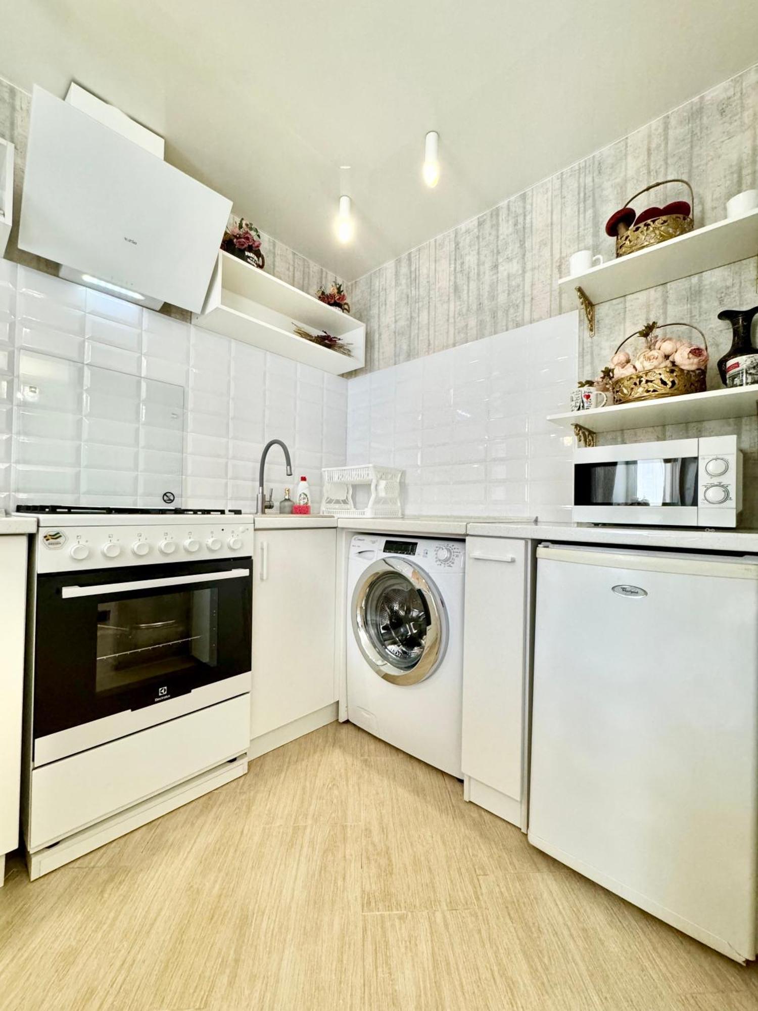 Apartpoltava Смак Італії У Самому Центрі Полтави , Білосніжна Студія В Новобудові, Банківський Чек Bagian luar foto